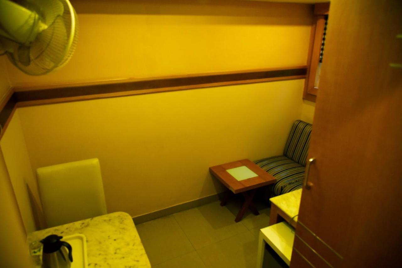Grand Choice Hotel บังกาลอร์ ภายนอก รูปภาพ